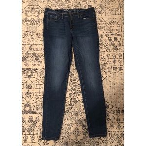 Medium wash skinny jeans